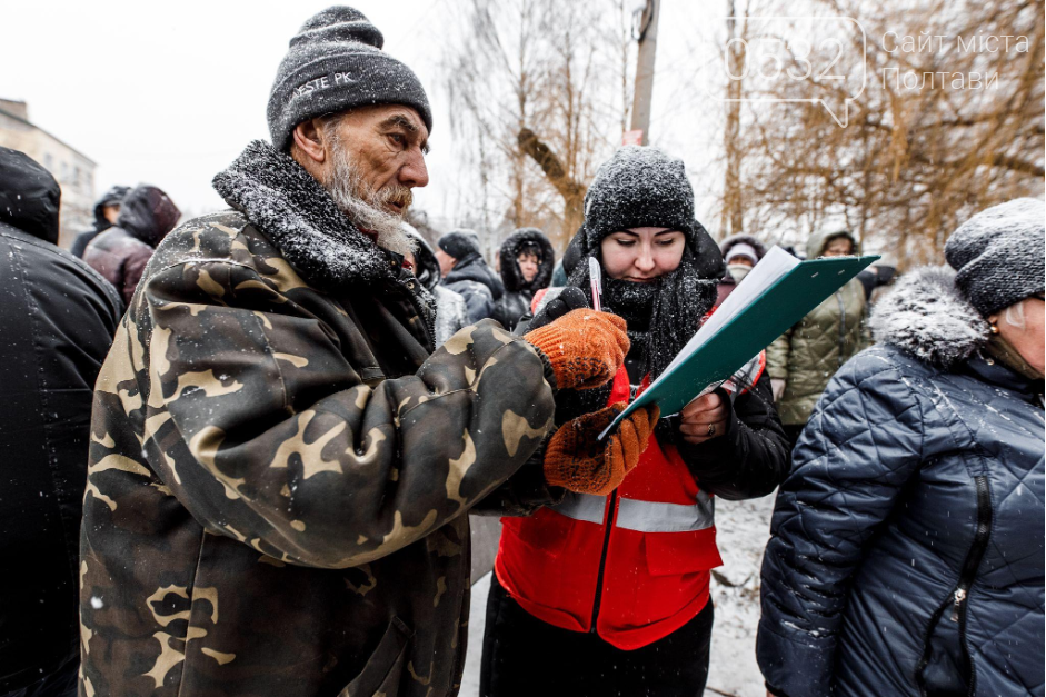 Список осіб, які потребують допомоги, формує місцева влада у співпраці з Червоним Хрестом / Фото Кока-Кола Україна