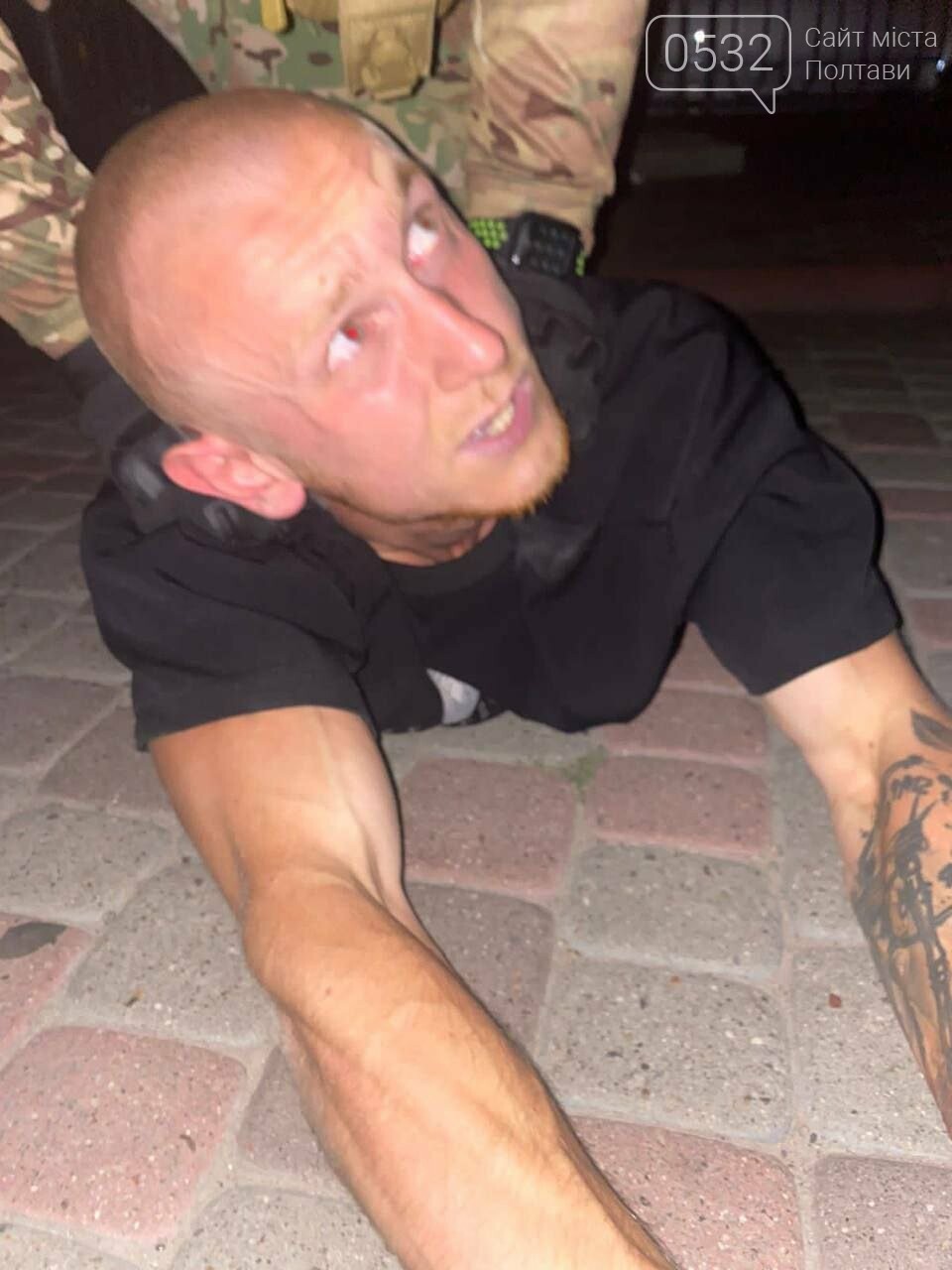 Полтавського інстаграм-блогера, який плював у військових та намагався їх принизити, затримали поліція та СБУ