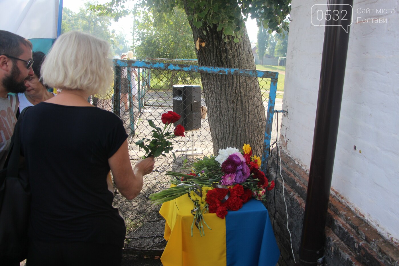 «Це людина з великої літери. Власне, він був  таким же великим патріотом України!»: у Полтаві відкрили меморіальну дошку на честь військового Олександра Сугака