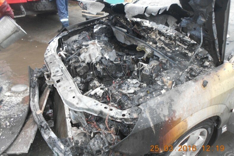 взрыв двигателя. двигатель взорвался. сгоревший движок 2110. разорвало двигатель. взорванный мотор.