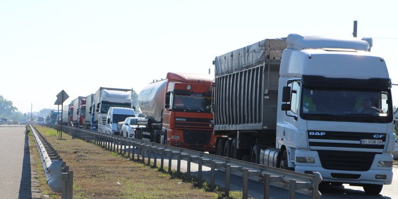 У Полтаві водії "євроблях" перекрили трасу Київ-Харків У Полтаві водії "євроблях" перекрили трасу Київ-Харків, Володимир Паршевлюк