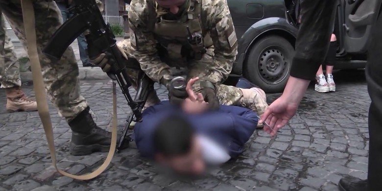 Полтавські призовників не пускатимуть за кордон – армія чекає Полтавські призовників не пускатимуть за кордон – армія чекає, Володимир Паршевлюк