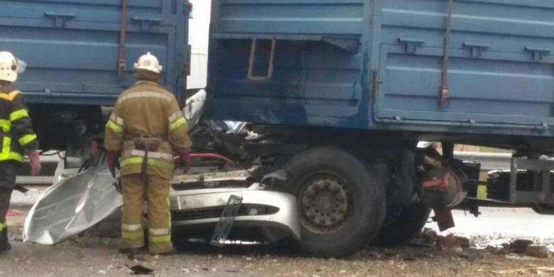 Розбилися на смерть – на Полтавщині ВАЗ врізався у причіп вантажівк... Розбилися на смерть – на Полтавщині ВАЗ врізався у причіп вантажівки, Володимир Паршевлюк