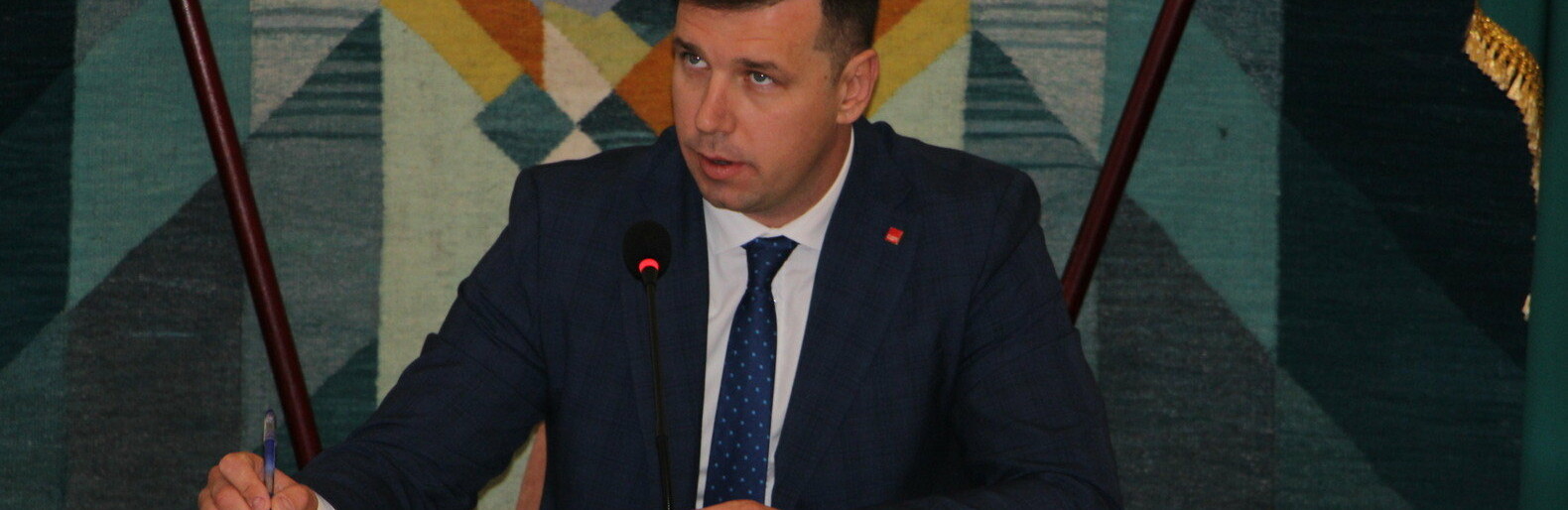 У Полтаві заявили про спроби підкупу депутатів міськради за 3-5 тис... У Полтаві заявили про спроби підкупу депутатів міськради за 3-5 тисяч доларів, Володимир Паршевлюк