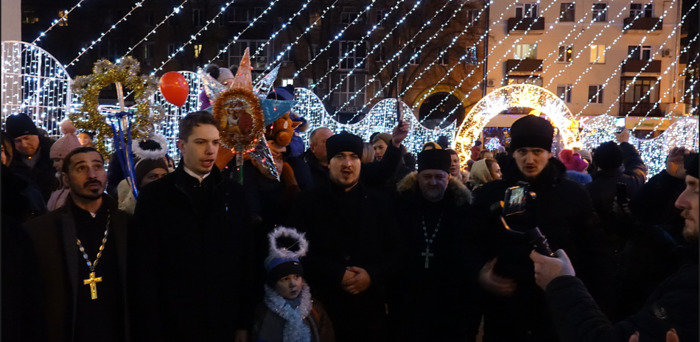 Духовенство Полтавської єпархії УПЦ провело Різдвяний флешмоб Духовенство Полтавської єпархії УПЦ провело Різдвяний флешмоб, Алла Широкова