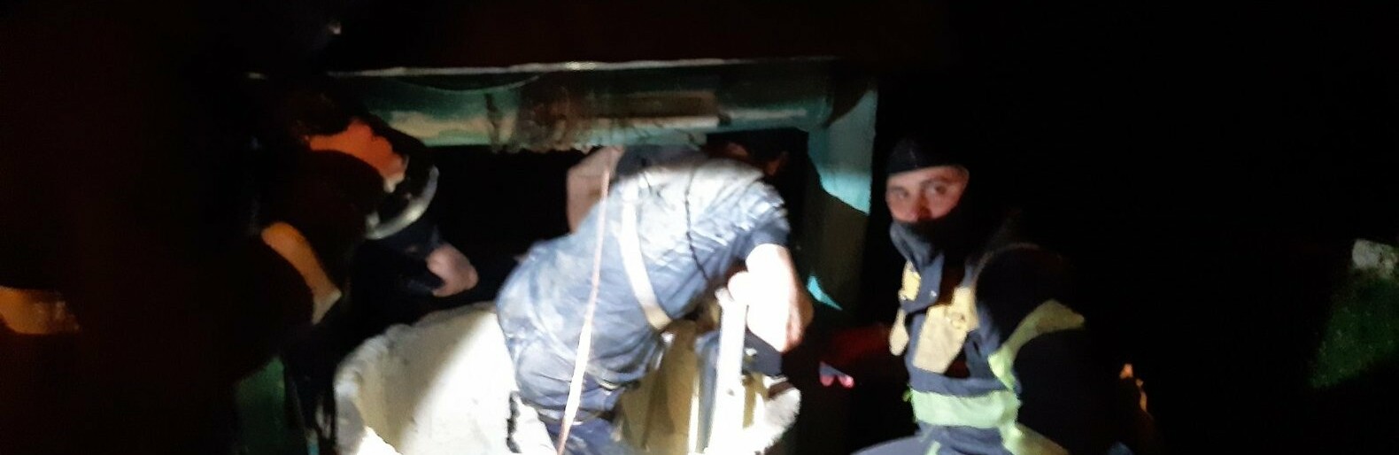 Поблизу Полтави рятувальник витягли з колодязя собаку та її господа... Поблизу Полтави рятувальник витягли з колодязя собаку та її господаря, Алла Широкова