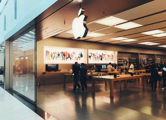 В Україні планують відкрити офіційний магазин Apple В Україні планують відкрити офіційний магазин Apple , Оксана Солопко