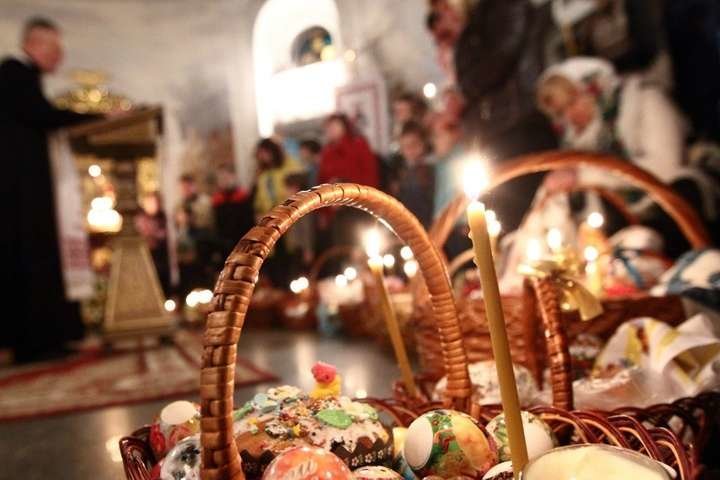 Коли у Полтавських церквах можна освятити паски? 