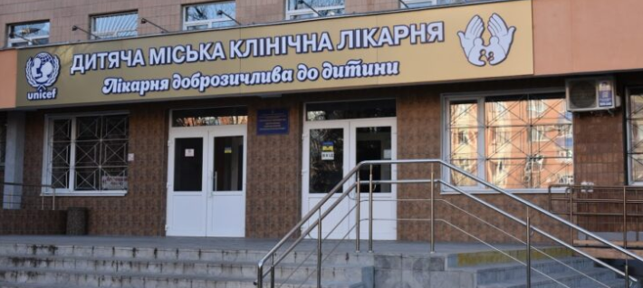 У Полтавській дитячій лікарні сім годин боролися за життя хлопчика