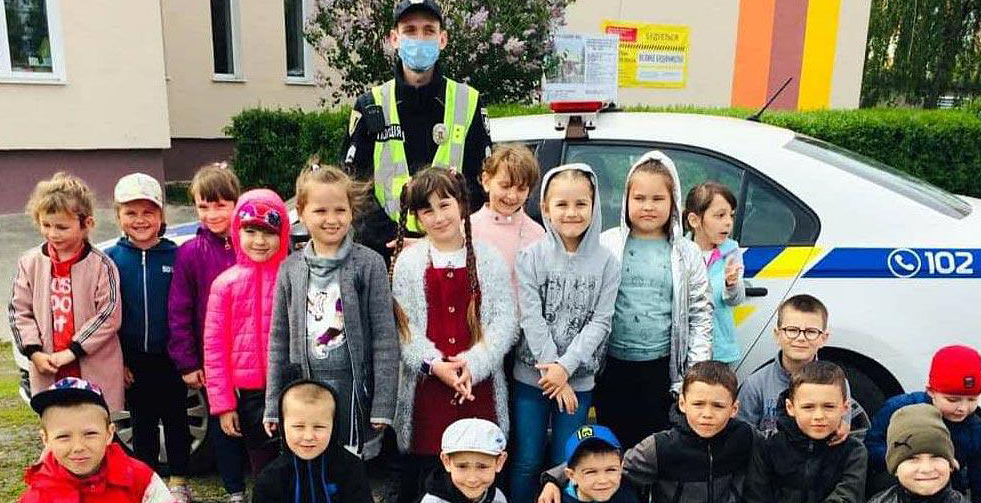 Поліцейські Полтавщини проінформували дітей про правила безпеки перед початком літніх канікул