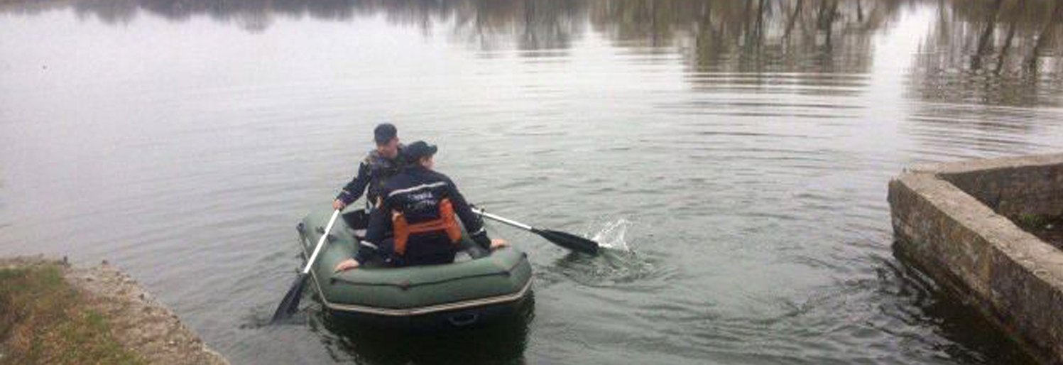 На Полтавщині бійці місцевої пожежної охорони врятували чоловіка, який впав у ставок