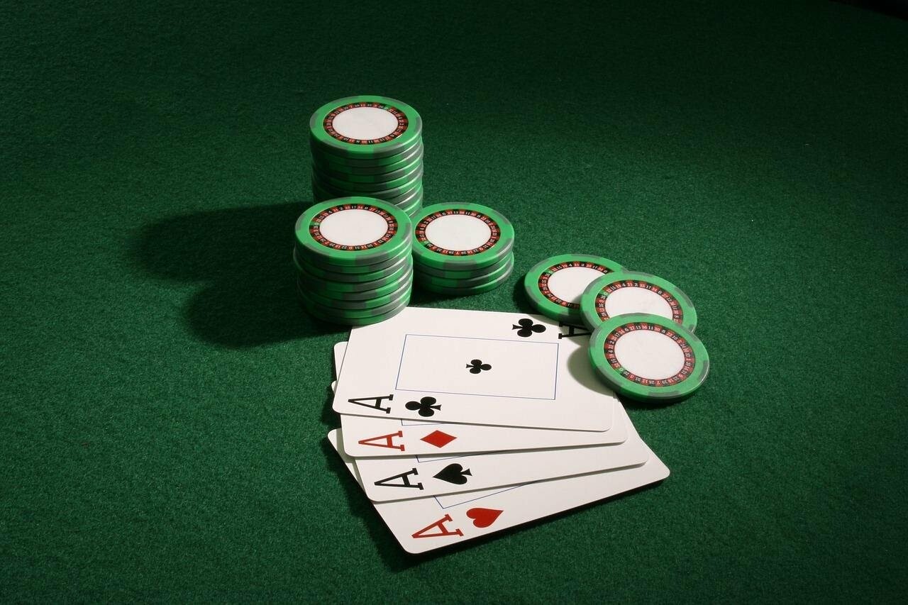 Зеленое сукно для игры в Покер