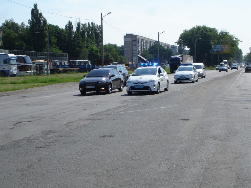 В Полтаві й досі перекрита ділянка траси Київ-Харків. Фото (фото) - фото 5