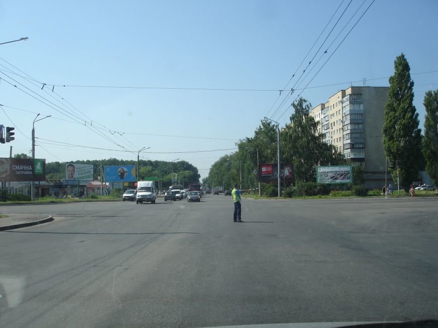 В Полтаві й досі перекрита ділянка траси Київ-Харків. Фото (фото) - фото 10